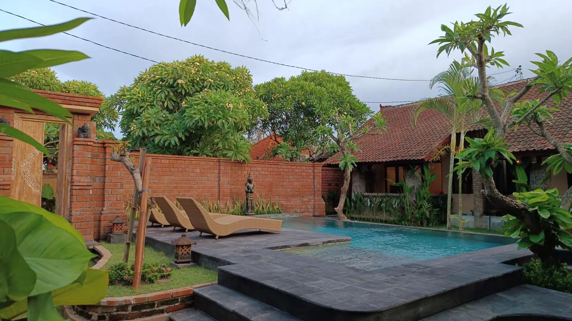 Mahe Garden Inn And Villas By Kamara Kuta Lombok 0*,  Indonesia
